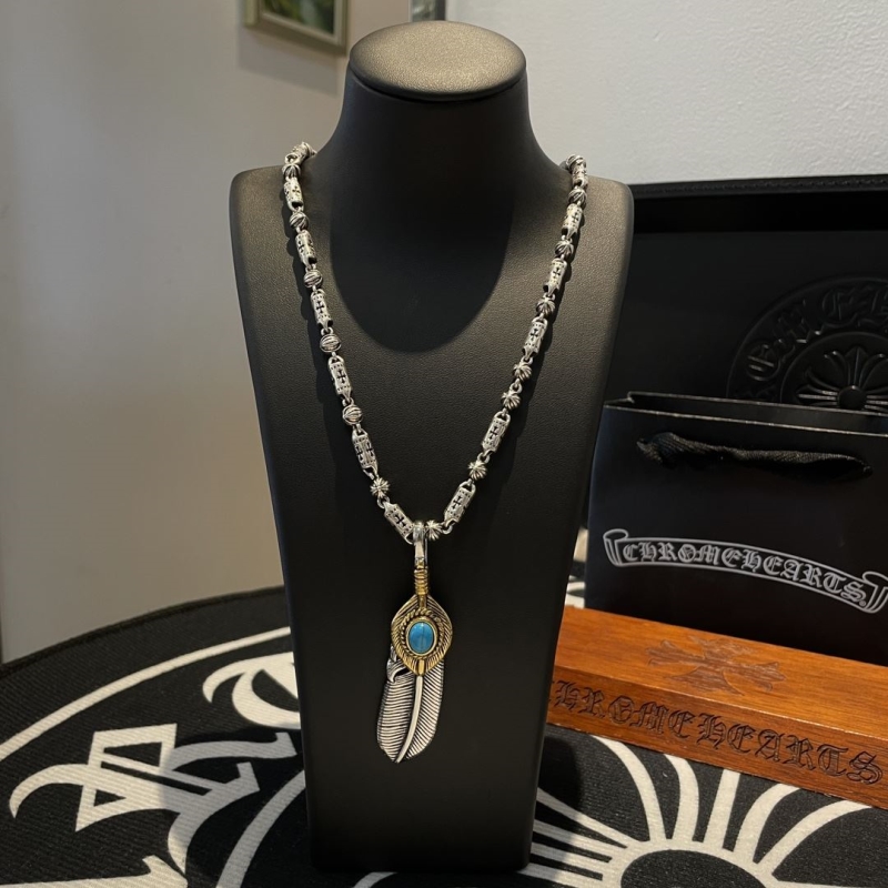 Ch*0me He**ts necklaces